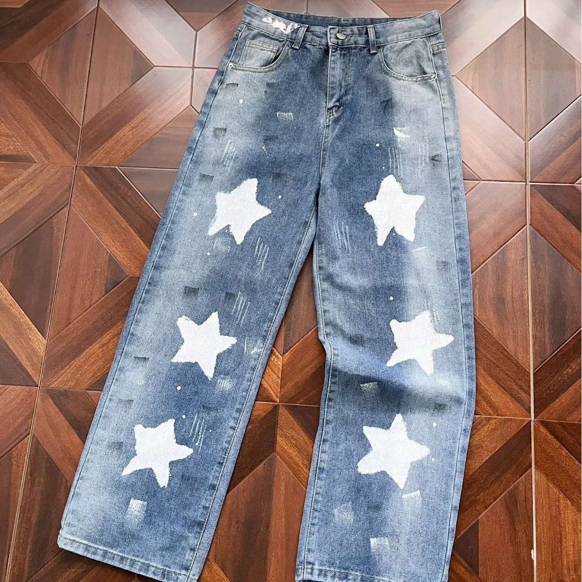 Womens Retro Patched Washed And Distressed Denim Jeans